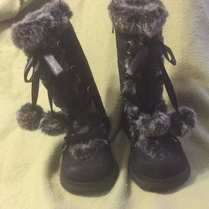 Girls Falls Creek faux fur lined boots.